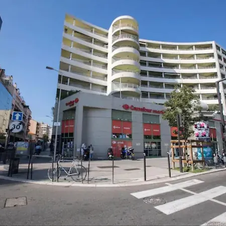 L'escapade - - Tram - Airport Apartamento
